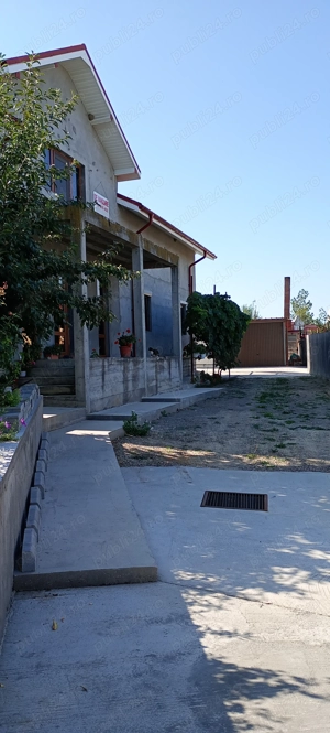 Casă de vânzare  - imagine 2