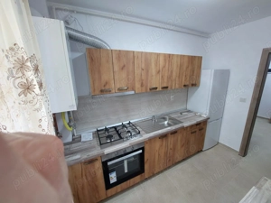 Inchiriez apartament o camera - imagine 5