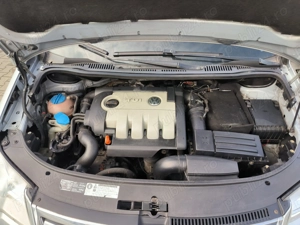 VW Touran 2.0 TDI 140 cp 7 locuri - imagine 7