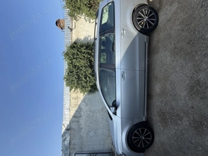 Mașină persoană la stare impecabilă