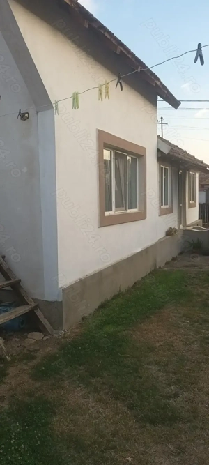 Vand sau schimb casa cu apartament in Valcea