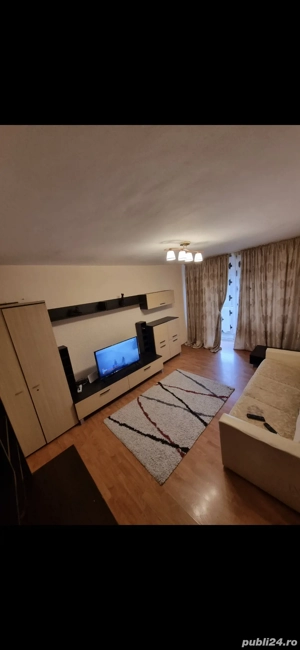 Inchiriez apartament 3 camere , situat in centrul orasului Focsani