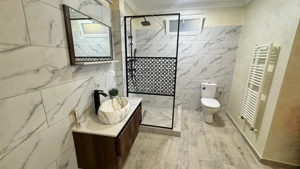 Când eleganța și funcționalitatea se întâlnesc, casa devine spațiul perfect pentru viață și profesie - imagine 16