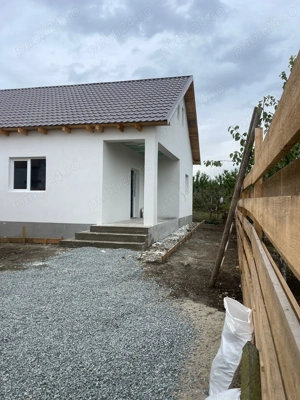 Casă Lumina, 90 mp utili, zonă cu infrastructura, preț 95000 euro - imagine 3