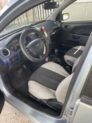 Ford Fiesta - imagine 4 Ford Fiesta - imagine 4