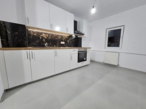 Vand apartament complet renovat cu 3 camere - imagine 3