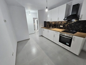 Vand apartament complet renovat cu 3 camere - imagine 2