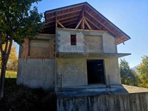 Casă / Vilă cu 5 camere de vânzare - imagine 13