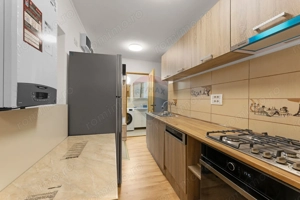 Apartament la casa cu 3 camere intr-o zona centrala - imagine 7