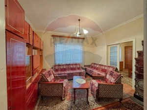 Casă / Vilă cu 5 camere de vânzare în Aleșd zona Ultracentral - imagine 5