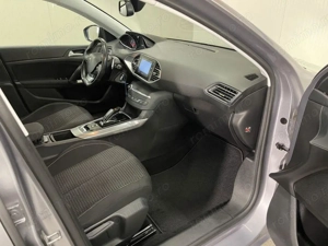 Peugeot 308 - imagine 9