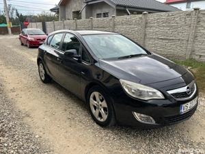 Opel Astra J 2011