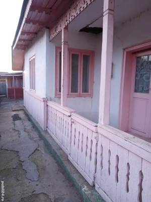 Casă bătrânească de vanzare - imagine 4