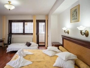 Hotel pensiune 21 camere vanzare in Prahova, Sinaia, Ultracentral - imagine 3