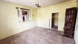 Casa individuala cu 2 camere, 740 mp teren, B dul Revolutiei - imagine 4