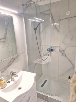 Inchiriere apartament 3 camere   Faleza  vedere Dunare - imagine 4