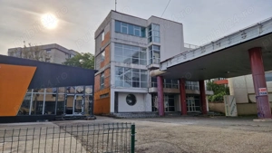 Cladire centrala pretabila clinica, farmacie, showroom, birouri, restaurant, fast-food, etc.