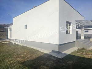 Casă de vânzare în Curtea de Argeș. - imagine 16