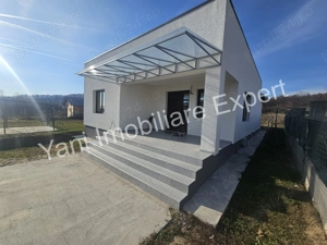 Casă de vânzare în Curtea de Argeș.