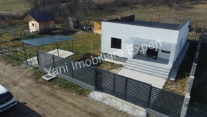 Casă de vânzare în Curtea de Argeș. - imagine 9