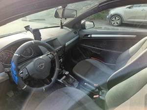 Opel ASTRA H GTC Panoramic din 2011. În stare foarte bună. Preț 2950 euro negociabil. - imagine 8
