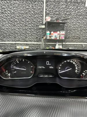 Peugeot Model 2008  Dci - imagine 3