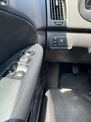 Hyundai I30 1.6 Diesel, An 2012 - imagine 7 Hyundai I30 1.6 Diesel, An 2012 - imagine 7