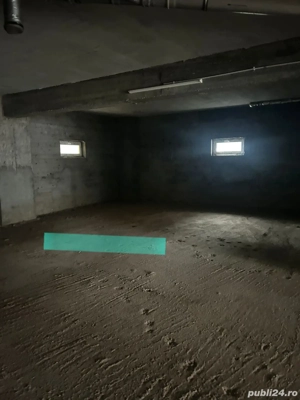 vand 1 loc de parcare