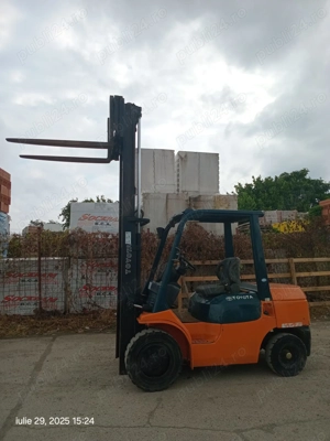 Stivuitor Toyota - imagine 2