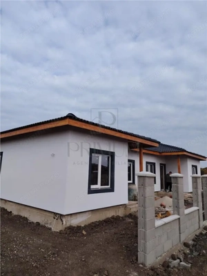 Duplex pe plan - teren generos - zona linistita - personalizare interioara