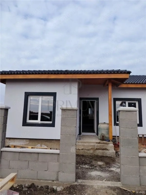 Duplex pe plan - teren generos - zona linistita - personalizare interioara