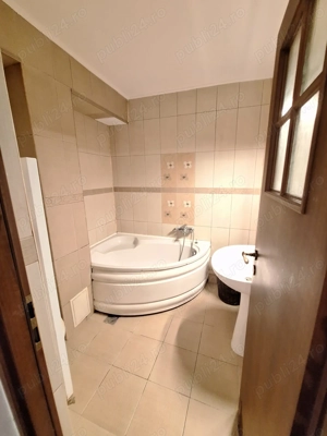 Vanzare apartament 3 camere decomandat Mazepa in spatele clinicii Arestetic - imagine 7