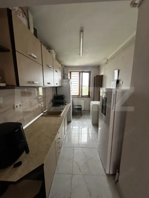 Apartament de vanzare, cu 3 camere, 70 mp, zona 14 Mai - imagine 5