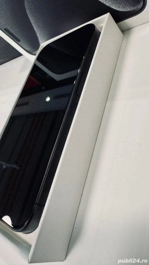 Iphone 15 Pro Black Titanium - imagine 4