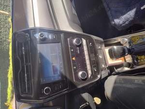 Vând ssang yong tivoli