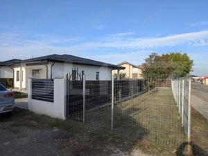 Casa in Vorovesti, la strada principala - pozitie excelenta! - imagine 2