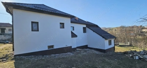 Vila de vanzare in comuna Valeni, judetul  Dambovita - peisaj de vis, aer curat si liniste deplina - imagine 3