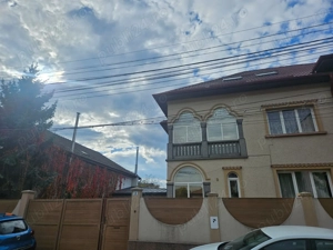 De închiriat   Clădire reprezentativă, pretabilă pentru grădiniță, clinica, birouri sau scoala. - imagine 5