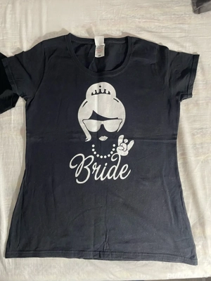 Vand 3 tricouri pentru petrecerea burlacitei