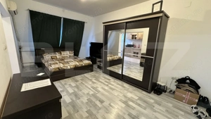 Apartament cu o camera, zona Valenta