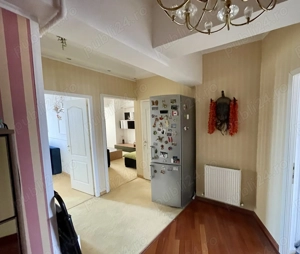 Apartament 3 camere de închiriat termen lung  spațios, modern și luminos!