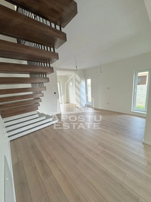 Duplex deosebit cu 4 camere si 2 bai, P + 1, predare la cheie, in Sag - imagine 5