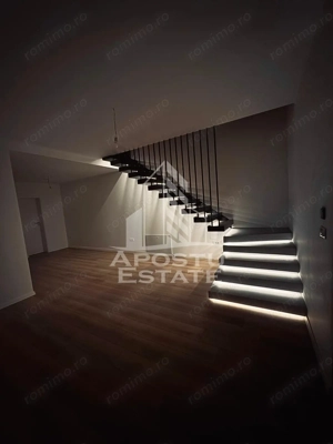 Duplex deosebit cu 4 camere si 2 bai, P + 1, predare la cheie, in Sag