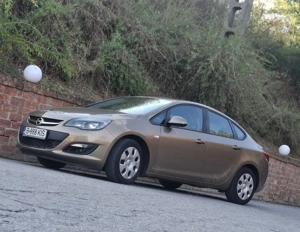 Vând Opel Astra J
