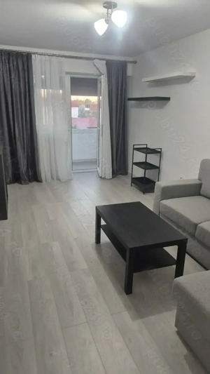 Închiriez apartament cu 2 camere
