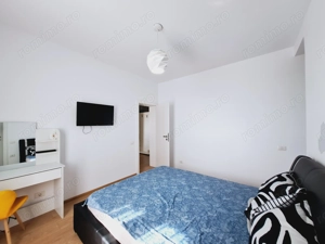 In oras, zona BRAYTIM. Penthouse cu 3 camere. Model cu 2 bai si dressing. - imagine 12