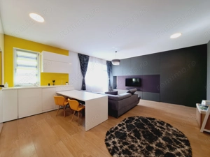 In oras, zona BRAYTIM. Penthouse cu 3 camere. Model cu 2 bai si dressing. - imagine 2