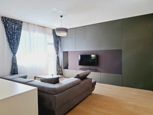 In oras, zona BRAYTIM. Penthouse cu 3 camere. Model cu 2 bai si dressing.