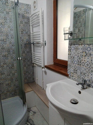 Inchiriez apartament 2cam.situat la etaj in vila la curte in Dumbrava-Rosie. - imagine 6