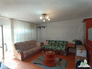 Oferim spre inchiriere un apartament deosebit decomandat cu 2 camere si balcon in sect. 6, in zona D - imagine 2